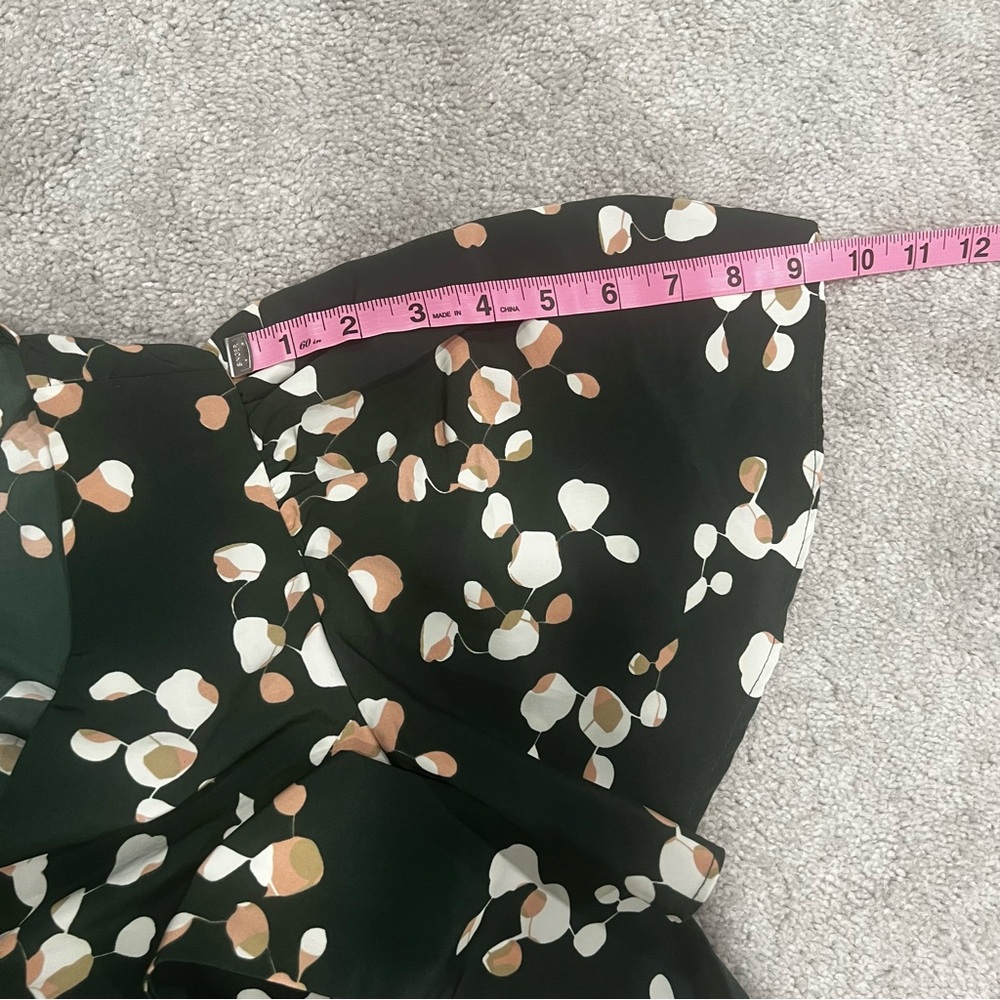 H&M Green Floral V-Neck Jumpsuit Women’s Sz 8 - Picture 7 of 8